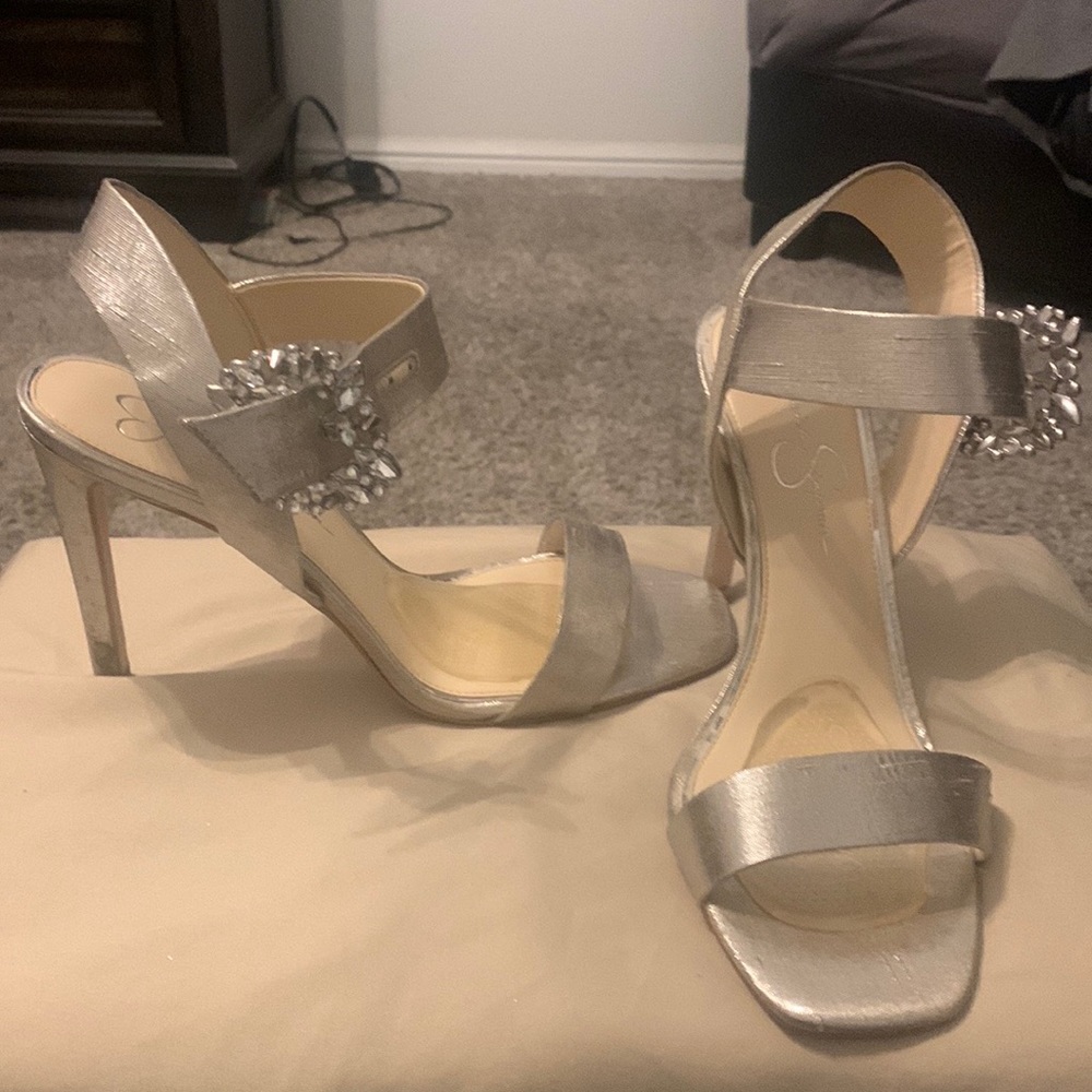Elegant gold heel with bling buckles
